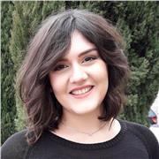 Laureata in lingue e civiltà orientali